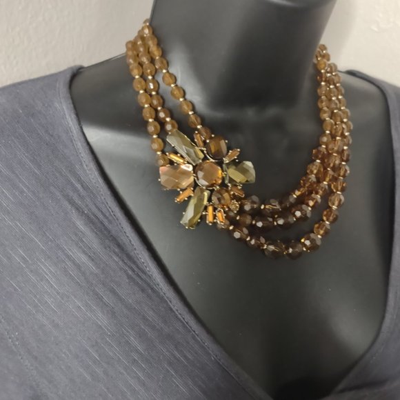 Pretty Asymmetrical Plastic Bead Layered Necklace 20 Inches Long - Picture 16 of 16